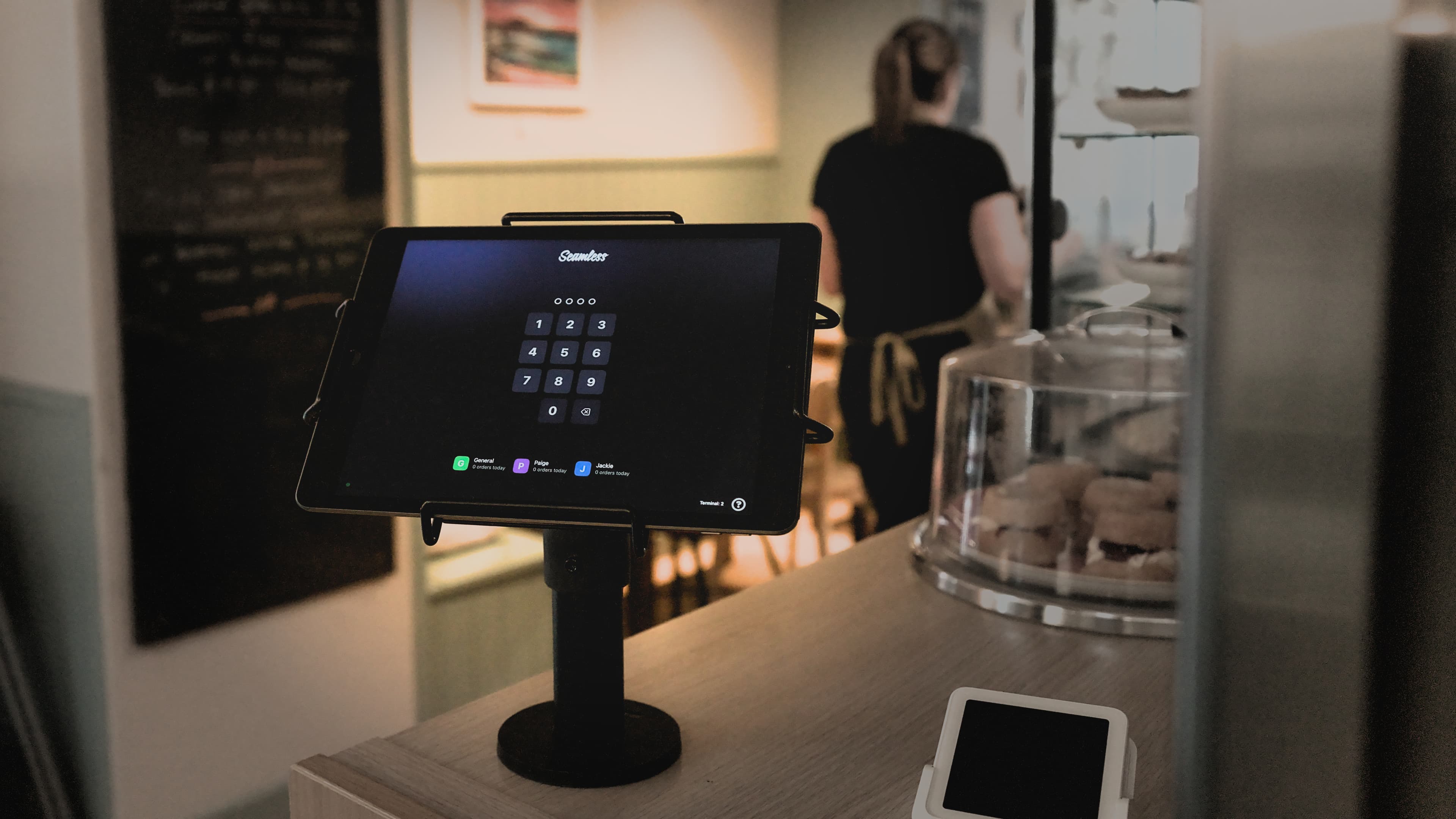 See how Seamless POS helps Cafe 44